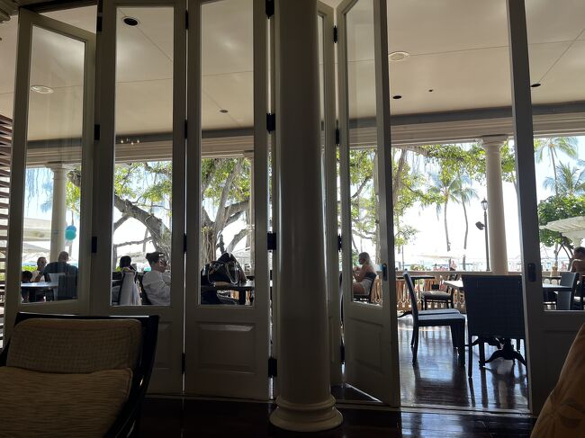 このソファーUber待ちの時に利用していました。<br />いつもガラガラ