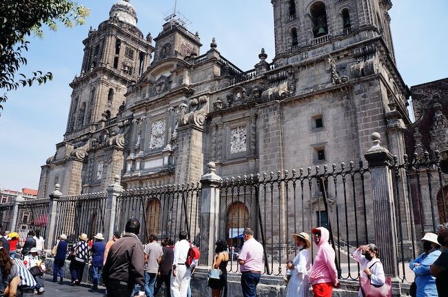メキシコシティのセマナサンタでイエスキリストの受難を再現