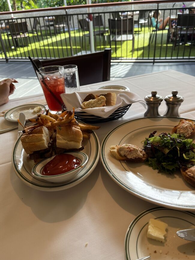 ウルフギャングのハッピーアワー<br />時間が変更になり15時から17時になっていました。<br />人が少ないから？<br />今後もこの時間きは不明