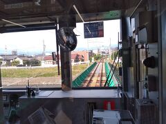久々に乗車した松電・上高地線。西松本駅を出たすぐ、田川に架かる鉄橋を渡る。前年夏の大雨で被害を受けていた。