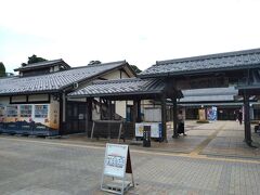 塩尻峠を越えて国道２０号をひたすら東進。山梨県境手前の道の駅で小休憩する。