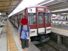  近鉄名古屋駅から1時間15分程で伊勢中川駅に到着しました。ここで大阪方面に乗り換えです。