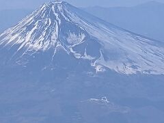 今日はＫ席なので富士山を拝みます。
雪が少なくなってきたかな。