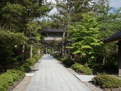 次は、禅寺の名刹・総持寺に立ち寄りました。