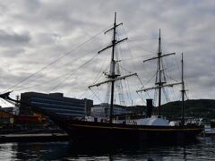 観光丸
長崎港に停泊していた帆船。