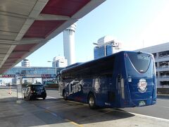 6時20分。
羽田空港第1Tに到着しました。

東京空港交通と西武バスとの共同運行でしたが、今回は西武車でした。