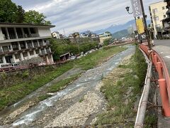 湯田中温泉を抜けて更に奥に行くとあるのが今回泊まった『渋温泉』