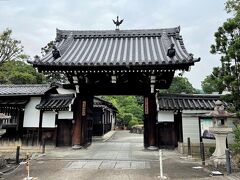 即成院は、泉山七福神巡り第1番（福禄寿）札所。
