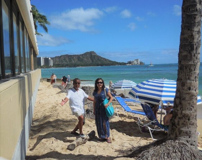 海岸線沿いの砂浜を抜けて、アウトリガーリーフの裏まで歩いて来ましたよ。