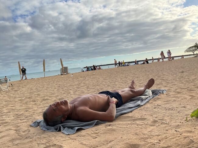 夕刻前頃になって、空には押し寄せる雲が多くなってきました。