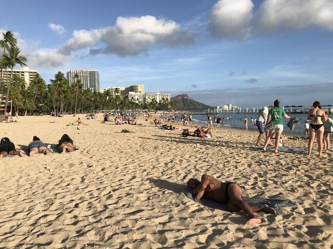 例によって、他に用事も無いならビーチでゴロ寝。