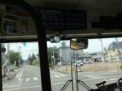 バスの中から見た米沢の中心部は空き地だらけです。
一体どうしたのでしょう？
