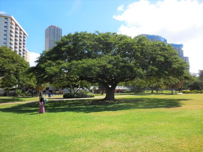 旅行先で歩く場合は、急ぎの用事を除いて、ほとんどの行程がブラ散歩です。<br />いろんなスポットを見つけては、その場の雰囲気を写真撮影。