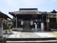 年季が入った神社も。
西国街道ぞいにあるそうで、昔の人も同じような景色を見ていたのかも、なんて思ったり。