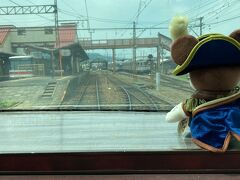 途中のやや大きめの駅には、沢山の懐かしい電車が！