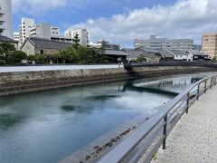 なので軍艦島の前に出島に上陸する事に‥

梅雨明け宣言は出てないけど、長崎の街は今日も蒸し暑いぞ～。