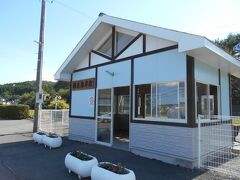 種差駅、次の列車が３時間後（感覚は４時間）なのでバスで鮫駅へ