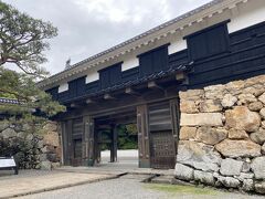 高知城追手門
高知城については過去ブログで何度か書いてあります。
https://ssl.4travel.jp/tcs/t/editalbum/edit/11421981/