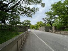 駅からは歩いて15分くらいで、上田城址公園に到着！