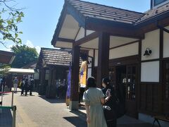 09:00前　河口湖駅に到着します
今日はネットで調べて
歩いて回れるコースを　考えて来ました