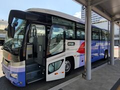 広島市街と三原市の空港は遠く離れていて電車移動は不便だが、中国自動車道を利用した高速バスで１時間かからなく、乗り換えも無いので楽々だ。