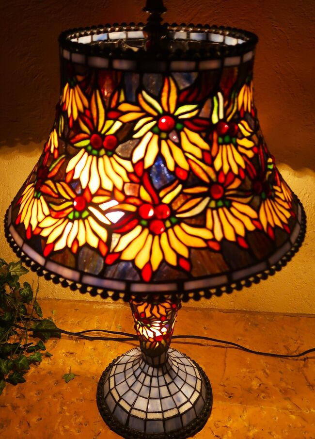 那須ステンドグラス美術館-6 卓上ランプの傘 ☆リチャード・リー