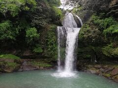 三日目は道の駅水辺の郷おおやまで朝を迎えました。
進撃の巨人inHITAミュージアムがあるとかで昼間は結構賑わっていた印象。
トイレも〇、国道沿いではありますが夜間はわりと静かで快適に休ませてもらいました。

この日もスケジュールが決まっているので早朝から出発。
道の駅慈恩の滝くすへ立ち寄りました。
朝から間近でこんな滝が見られるなんて、マイナスイオンたっぷりで水の音に鳥の声でちょっと汚れた心も洗い流されたよう。
気持ち良くなったところでいざ別府へ向かいます。