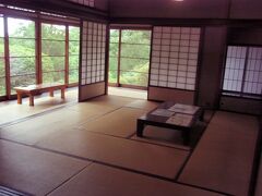 旧小坂家内部　政治家・実業家であった小坂順造氏の別邸として昭和12年に建てられ、区指定有形文化財になっている