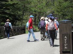 「田代橋」に着きました。
大正池からの散策ルートが設定されています。