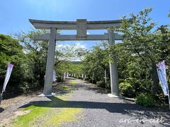 まず最初に訪れたのは、「隠岐神社」。
境内の広さは、5万6千平方メートルあるそうで、