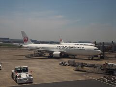 （JAL567）東京（羽田） 12:45 ⇒ 女満別 14:25

定刻通り出発！！