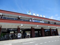 JR広島駅から山陽本線で宮島口駅に来ました。普通電車で30分弱でした。