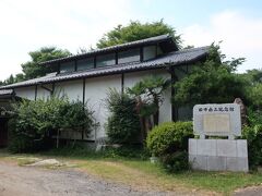 春風萬里荘を出てバスを待つ間、近くにある田中嘉三記念館という所までやって来ました。ここも美術館らしいのですが、時間もあまりないので今回はパスしました。