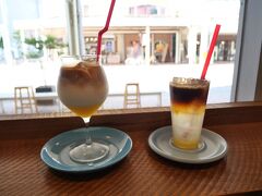 その後、コーヒーがまた飲みたくなり、CoffeemanGoodへ。
こちらはおしゃれコーヒースタンドなのだけど、店主ご夫妻がすっごく優しい雰囲気で、とても居心地のいいお店なのです。
何よりコーヒーがおいしいし、意外なメニューなんかもあって面白い。

私はカフェラテ・バレンシア（オレンジジュースが入ったカフェラテ）、友達はエスプレッソトニック（オレンジ＆バジル）にしました。
カフェラテとオレンジジュース、合うの…？とドキドキしながら飲みましたが、めちゃくちゃおいしかったです。
エスプレッソトニックもおいしかったとのこと。

こちらのお店は長期出張中に何度か来たことあって、九州に戻ってからもオンラインで購入しました。
今回も豆を２種類購入。