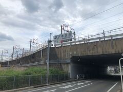 駅から北上すると、新幹線のガードは春日市。

