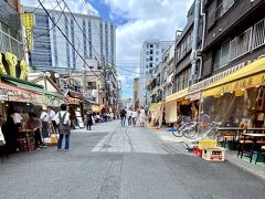 【浅草：ホッピー通り】

この場所が栄えた明治～大正～昭和に掛けては、アメリカ（のニューヨーク）に憧れを抱く時代だったからか...