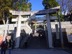 12月31日
虹の松原から2時間ほど走って「宮地嶽神社」に到着しました。