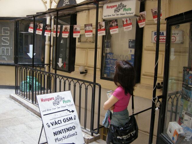 とても明るい。<br />中庭を作るのは採光が主な目的のような気がする。