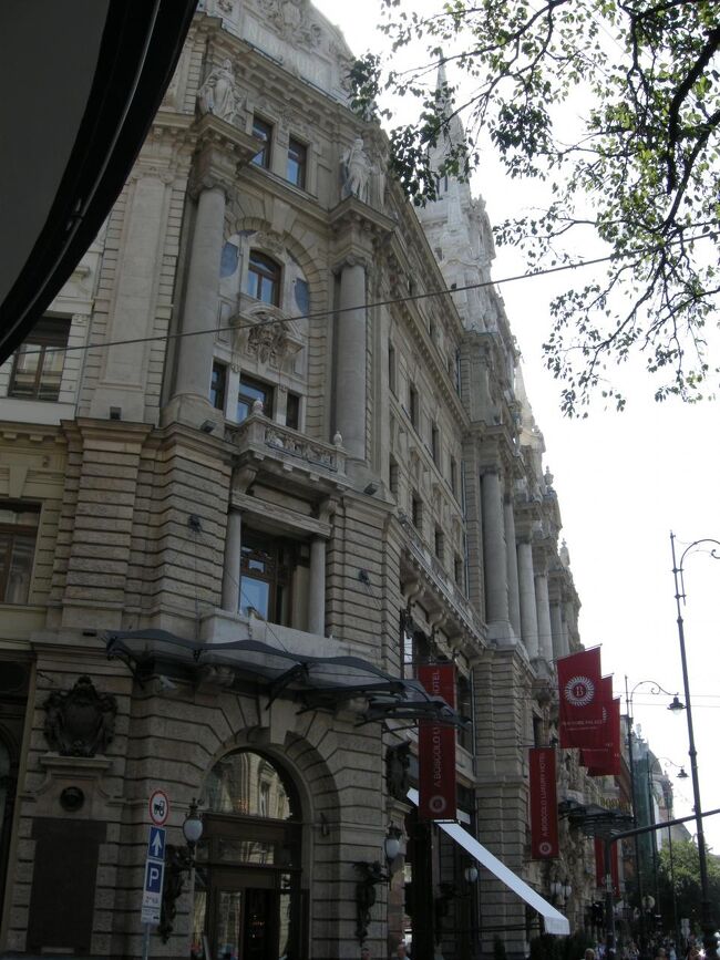 やってきたのは、「カフェ・ニューヨーク」<br />え、またまたカフェに？？(笑)