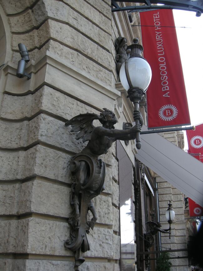 夫が是非とも来たかったというカフェである。