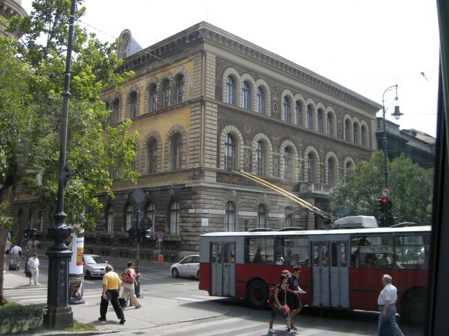 「リスト フィレンツ記念博物館」<br />この時点では、パリやドイツやイタリアで活躍していたリストがブダペスト出身とは知らず、何となくドイツ人かと思っていた。<br />派手なイメージのリストだけど、祖国愛が強く、晩年はブダペストに戻り、<br />神に仕え、リスト音楽院を設立しているんですね。