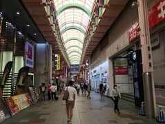 多分千日前商店街。
大阪はアーケード化している商店街が多すぎて、どこも似てて迷子になっちゃう～。