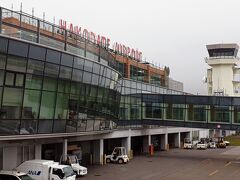 12：30に無事“函館空港”に到着。
この後は函館駅方面に行くシャトルバスは本数が少ないため12：50発のバスに乗りたいのに、なかなかターンテーブルが回り始めなくて焦る。