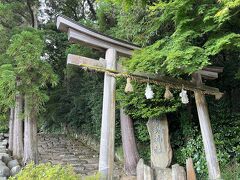 松江駅から車で15分ほどで神魂（かもす）神社に到着。