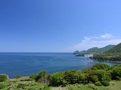 ●丹後松島

さてどんどんと道を進み、次に「丹後松島」を眺めることができる「丹後松島展望所」に車を止めてみると、さてどのあたりかなぁと。
