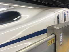 東京駅からではなく、久々品川駅からのぞみ79号で新大阪駅まで移動します。