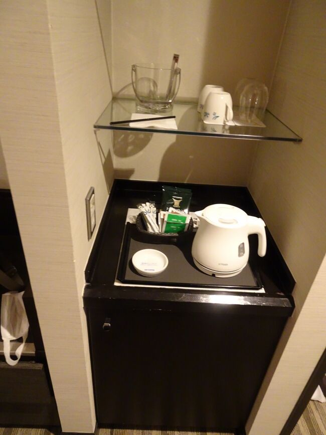 湯沸しポット  ティバッグ  マグカップ  グラス<br />冷蔵庫