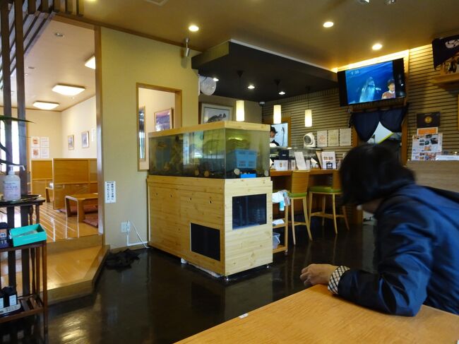 ランチ時を過ぎていたので客はまばらでした。