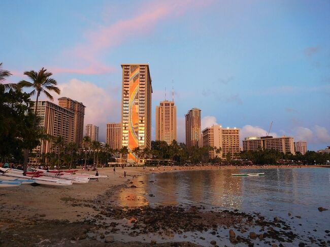 夕陽に染まるレインボータワーがビューティフル。