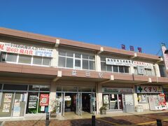 そして益田駅に到着。徒歩で観光し早めに宿に向かうか、路線バスで海沿いに向かうか迷った結果後者にしました。